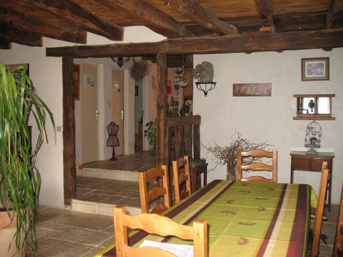 La Croix De Camargue Bed and Breakfast Oradour-sur-Glane Eksteriør billede